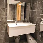 Renovated For 5 - With Balcony Lägenhet *