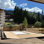 Renovated For 5 - With Balcony Megève