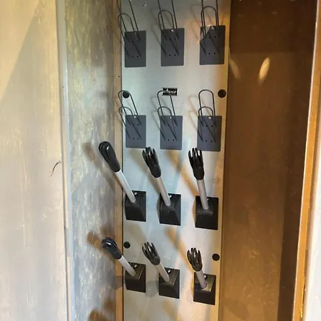 Renovated For 5 - With Balcony מגב