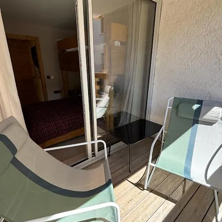 Renovated For 5 - With Balcony דירה