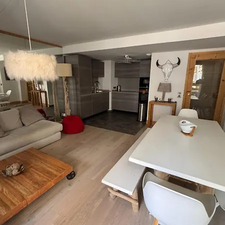 Renovated For 5 - With Balcony Megève