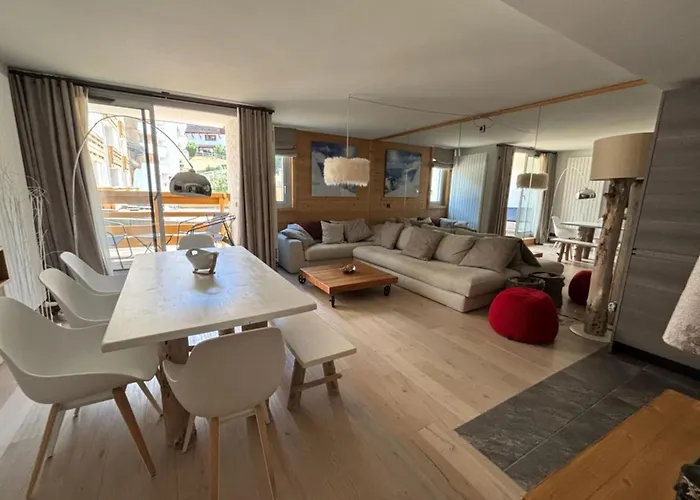 Renovated For 5 - With Balcony Lejlighed *